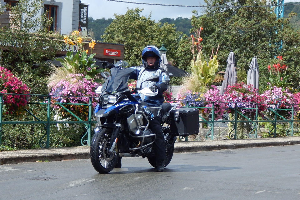 Motorrijbewijspoint Leeuwarden examengarantie AVB en AVD